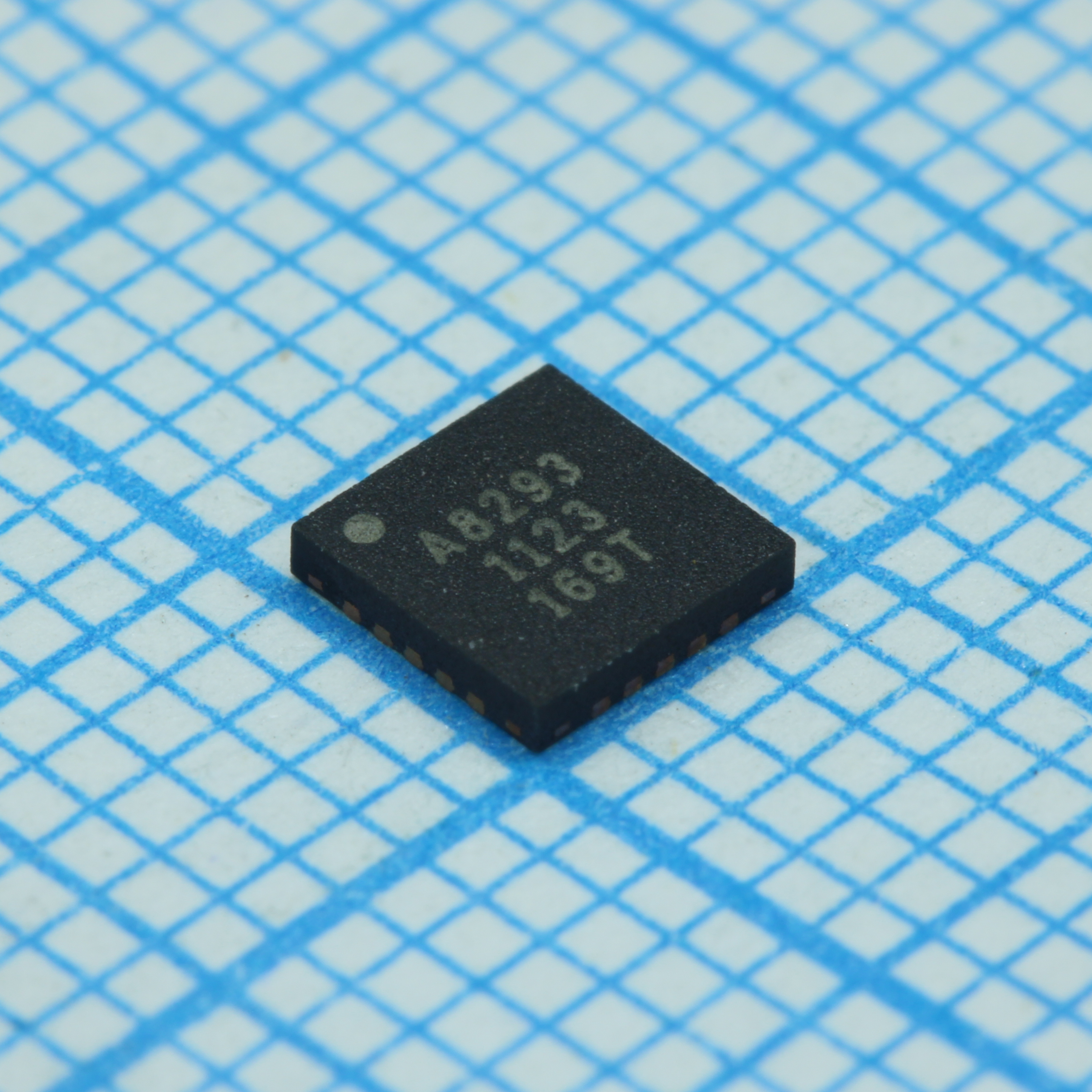 Микросхемы памяти GD25Q64CQIGR GIGADEVICE